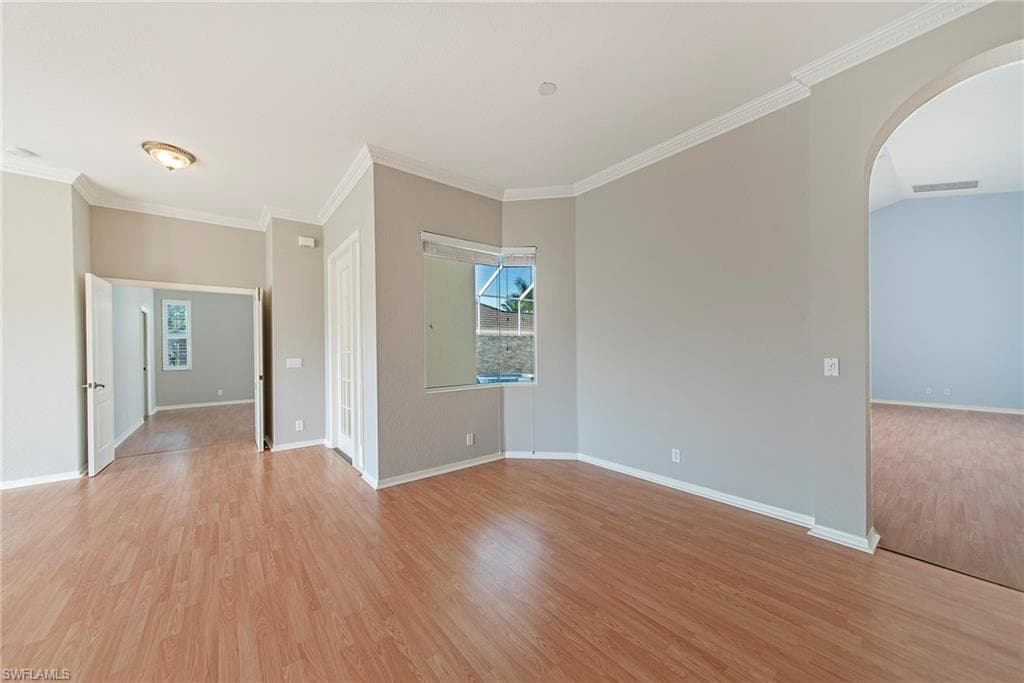 1435 Vintage Ln, Naples, FL 34104-11