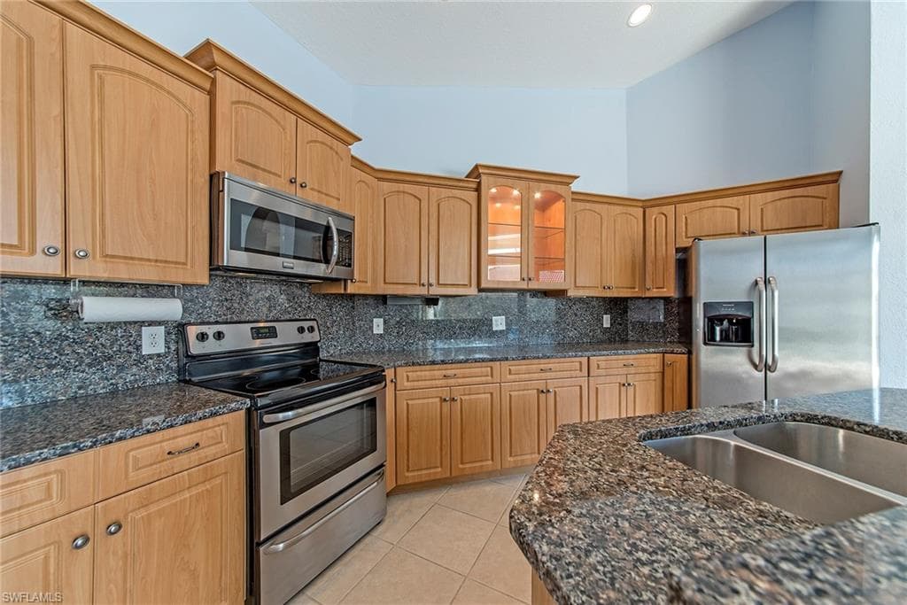 1435 Vintage Ln, Naples, FL 34104-14