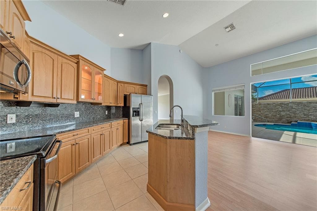 1435 Vintage Ln, Naples, FL 34104-15