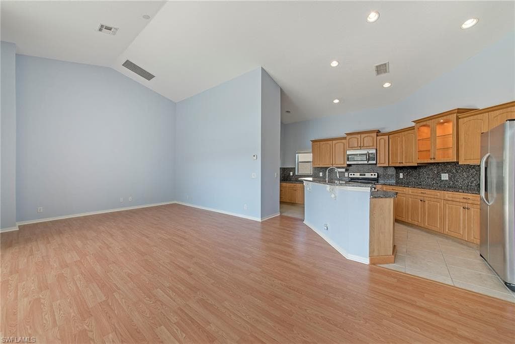1435 Vintage Ln, Naples, FL 34104-20