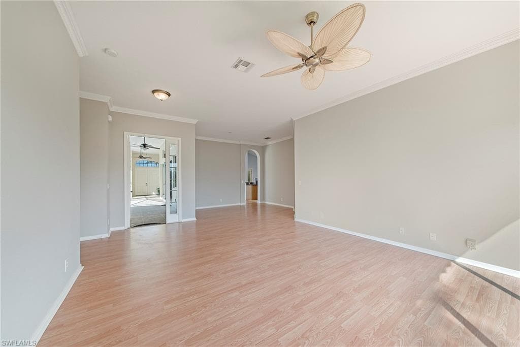 1435 Vintage Ln, Naples, FL 34104-25
