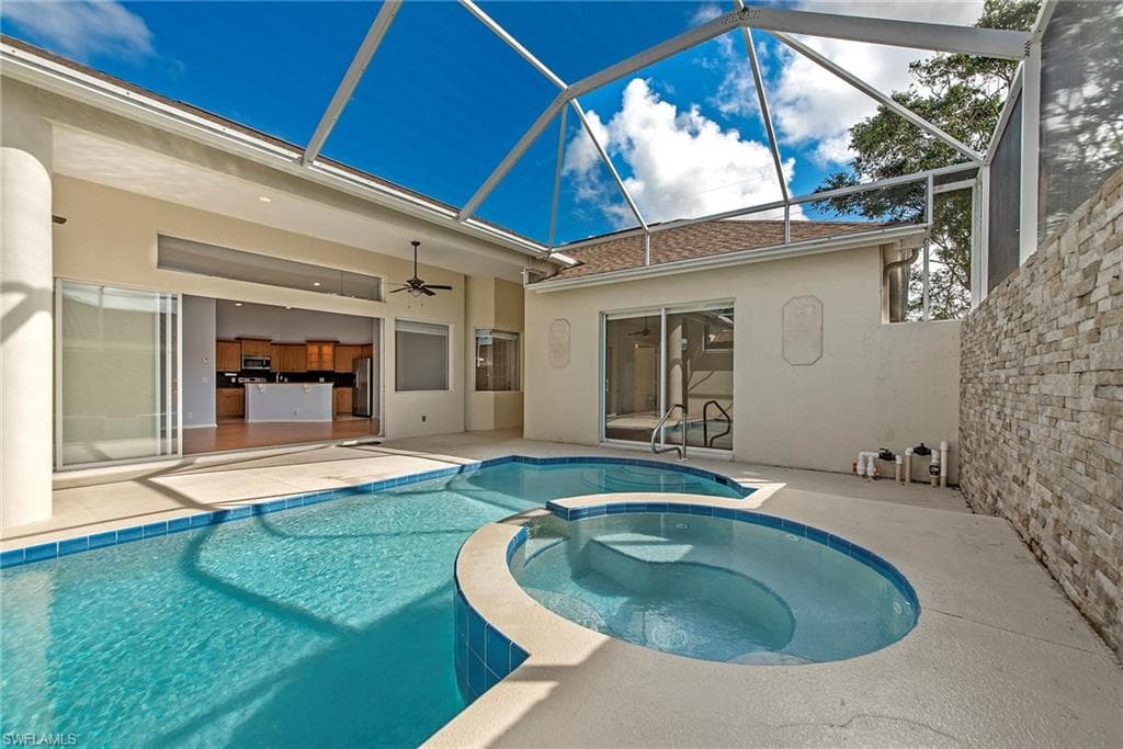 1435 Vintage Ln, Naples, FL 34104-6