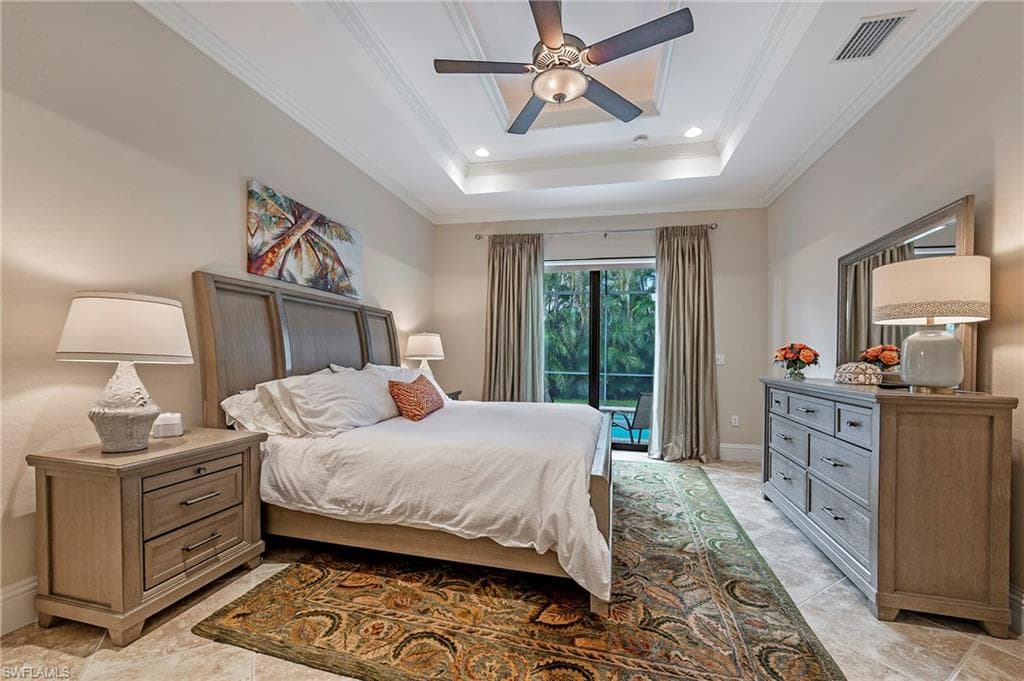 582 110th Ave N, Naples, FL 34108-14