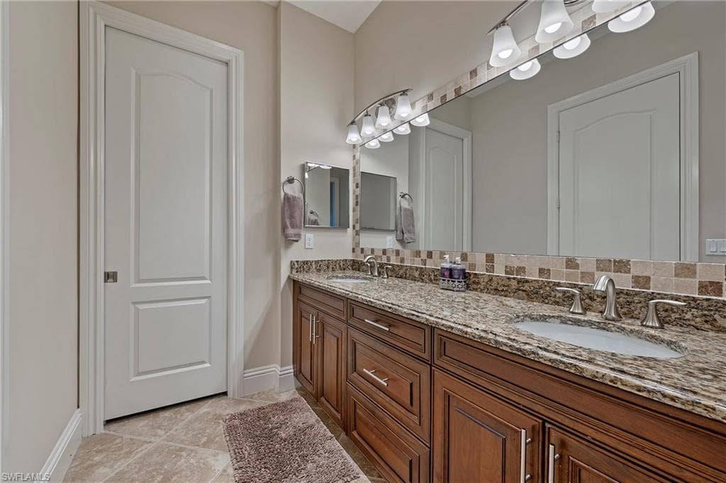 582 110th Ave N, Naples, FL 34108-16