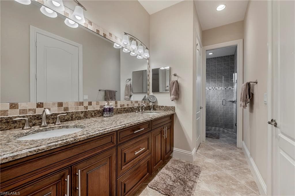 582 110th Ave N, Naples, FL 34108-17