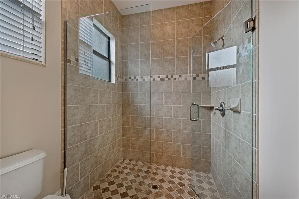 582 110th Ave N, Naples, FL 34108-18