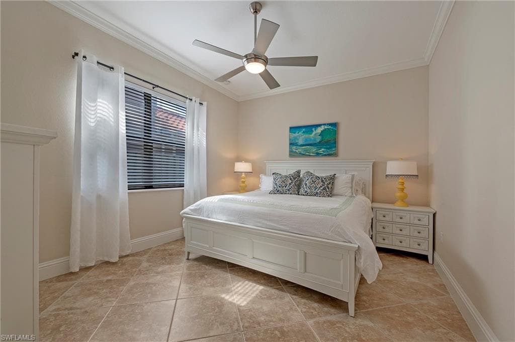 582 110th Ave N, Naples, FL 34108-23