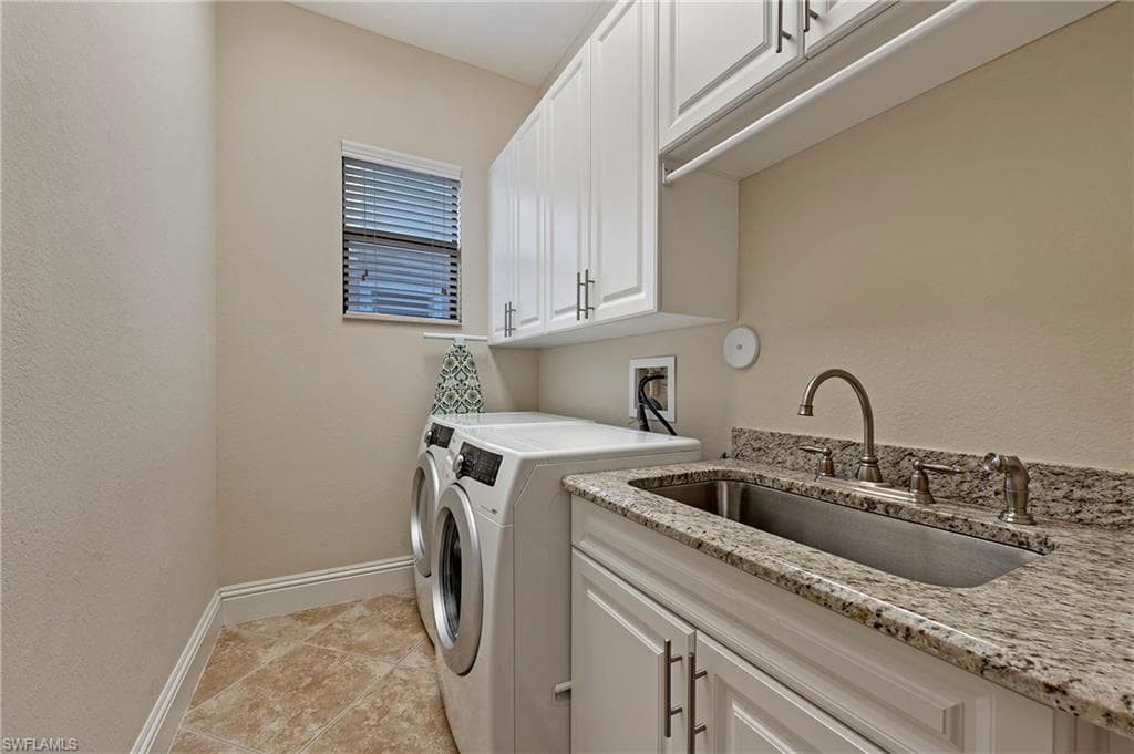 582 110th Ave N, Naples, FL 34108-26