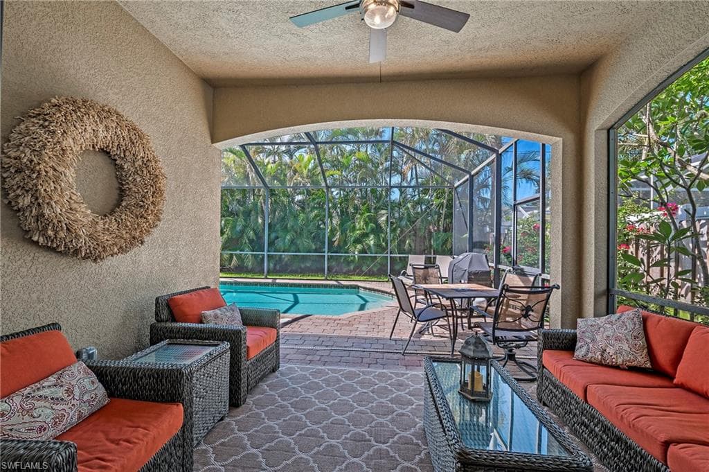 582 110th Ave N, Naples, FL 34108-28