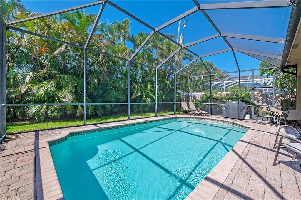 582 110th Ave N, Naples, FL 34108-30