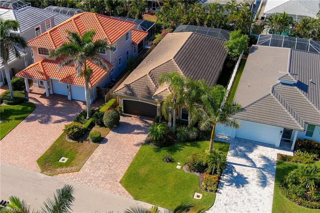 582 110th Ave N, Naples, FL 34108-32