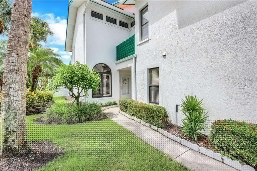 2249 Anchorage Ln A, Naples, FL 34104-1