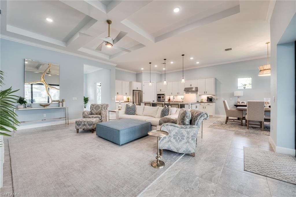 9741 Everglades Dr, Naples, FL 34120-12
