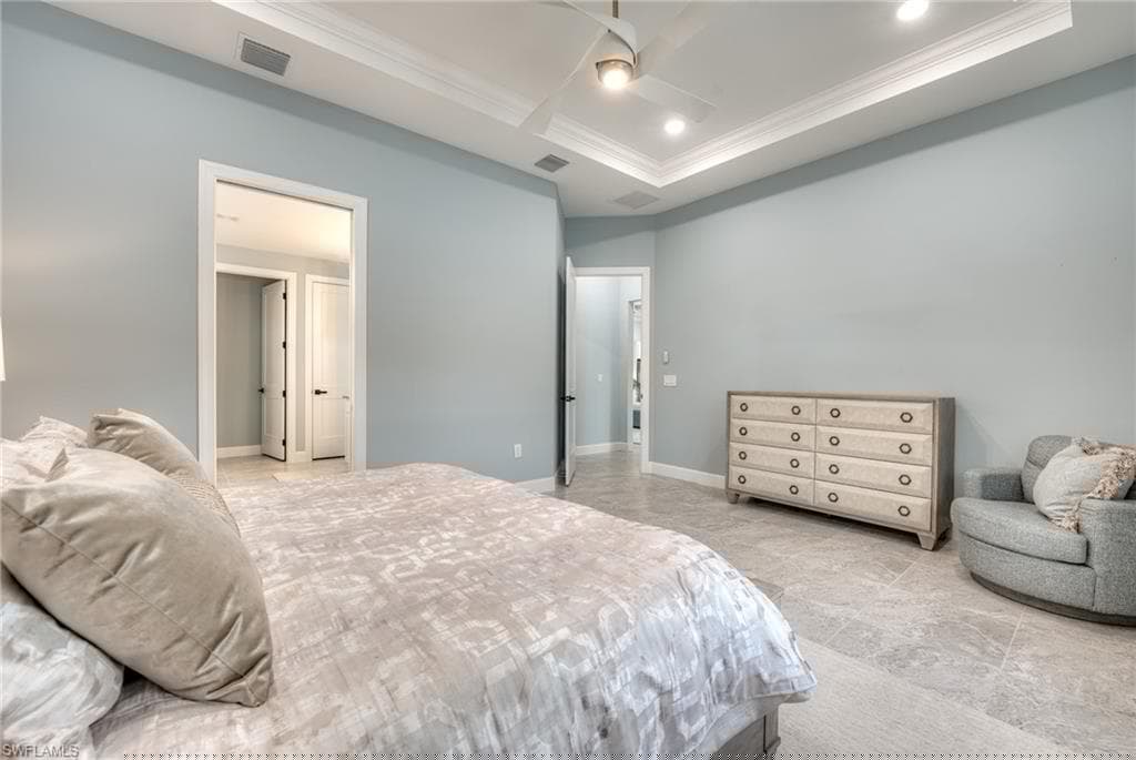 9741 Everglades Dr, Naples, FL 34120-23