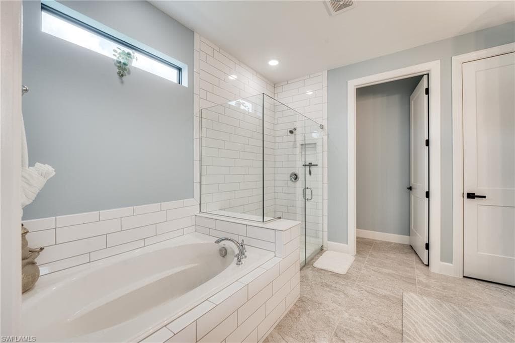 9741 Everglades Dr, Naples, FL 34120-24