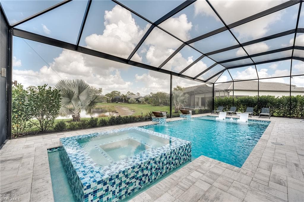 9741 Everglades Dr, Naples, FL 34120-32