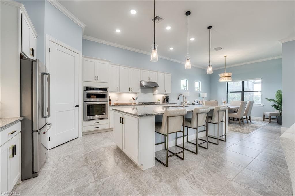 9741 Everglades Dr, Naples, FL 34120-6