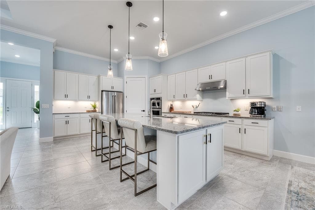 9741 Everglades Dr, Naples, FL 34120-7