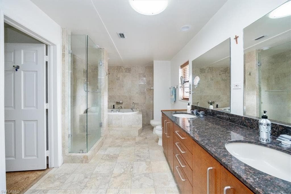 699 Binnacle Dr, Naples, FL 34103-14