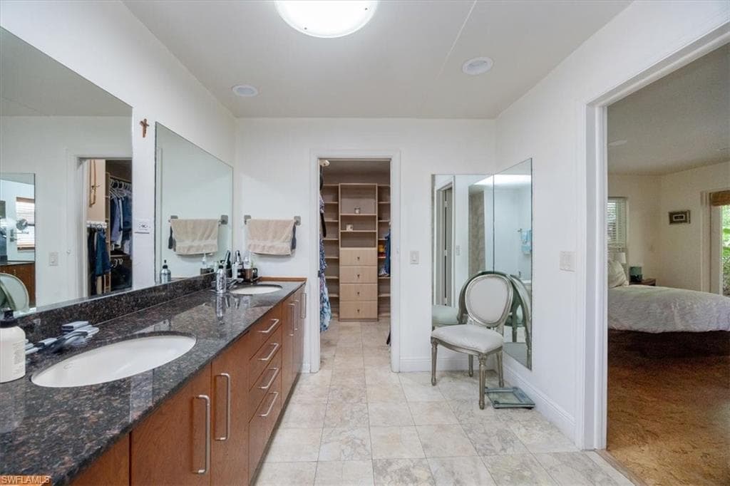 699 Binnacle Dr, Naples, FL 34103-15