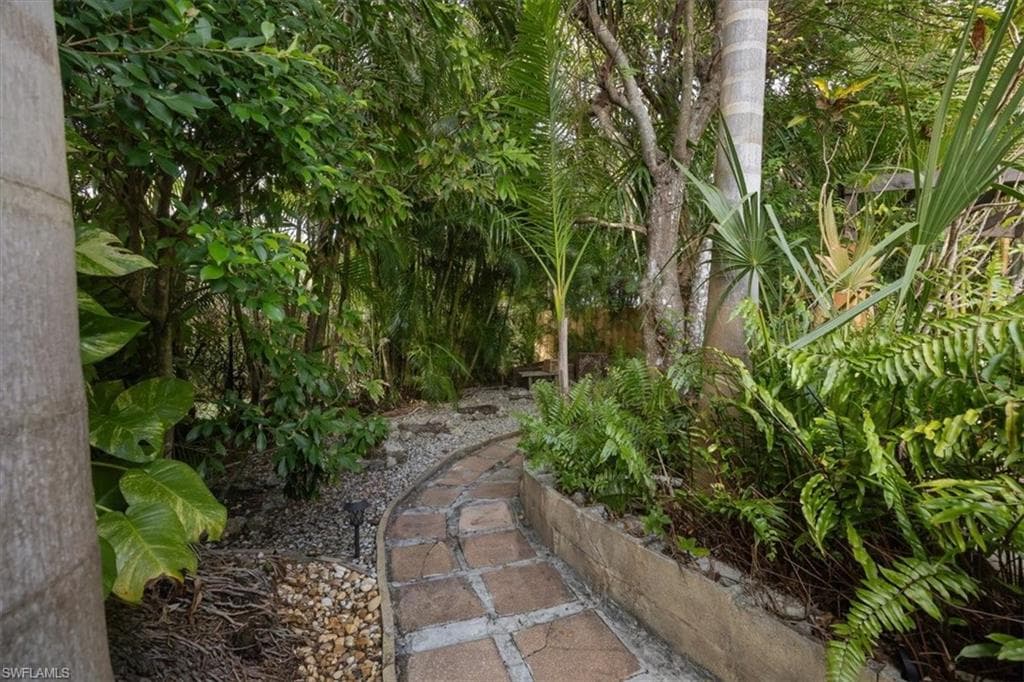 699 Binnacle Dr, Naples, FL 34103-26