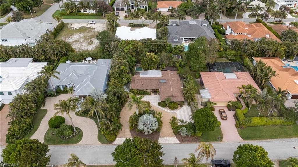 699 Binnacle Dr, Naples, FL 34103-31