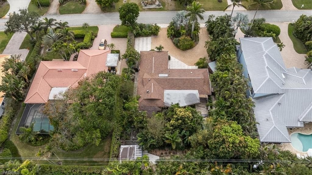 699 Binnacle Dr, Naples, FL 34103-32
