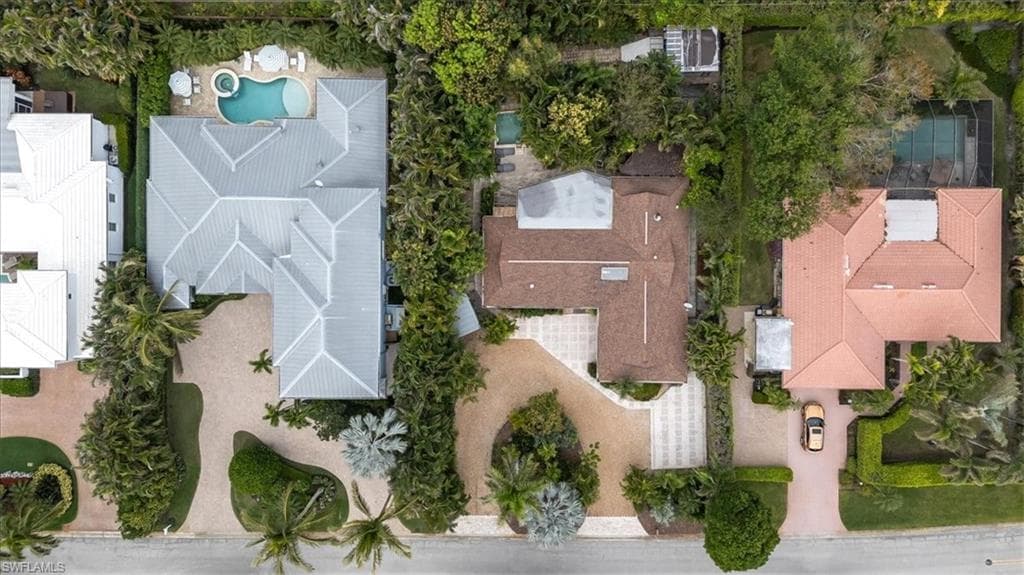 699 Binnacle Dr, Naples, FL 34103-34