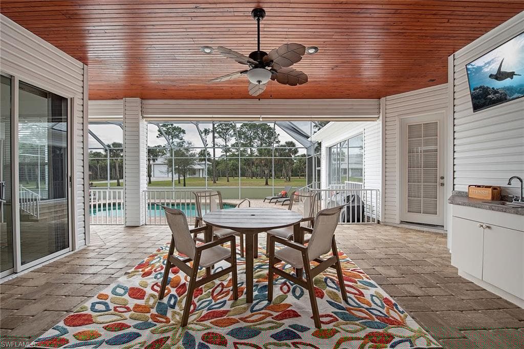 775 3rd St NW, Naples, FL 34120-16