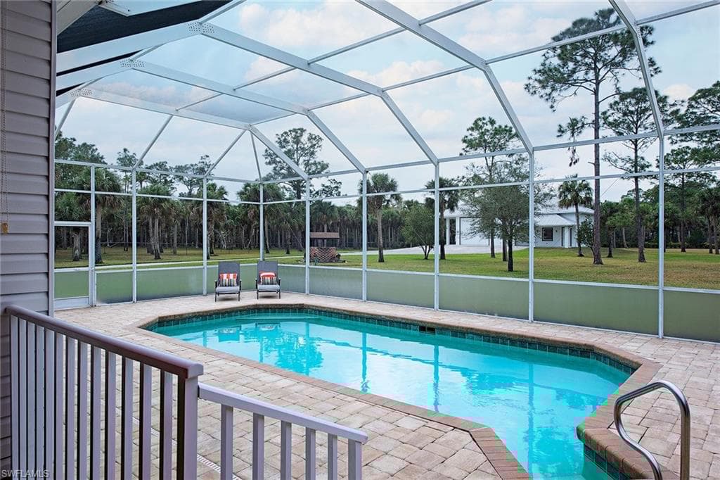 775 3rd St NW, Naples, FL 34120-17