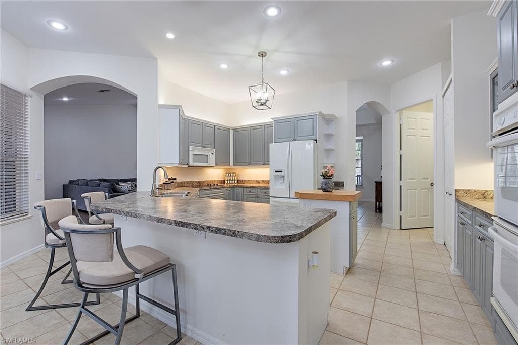 775 3rd St NW, Naples, FL 34120-6