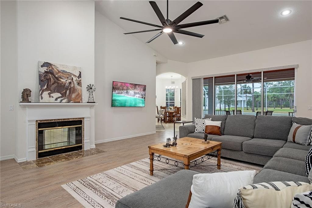775 3rd St NW, Naples, FL 34120-8