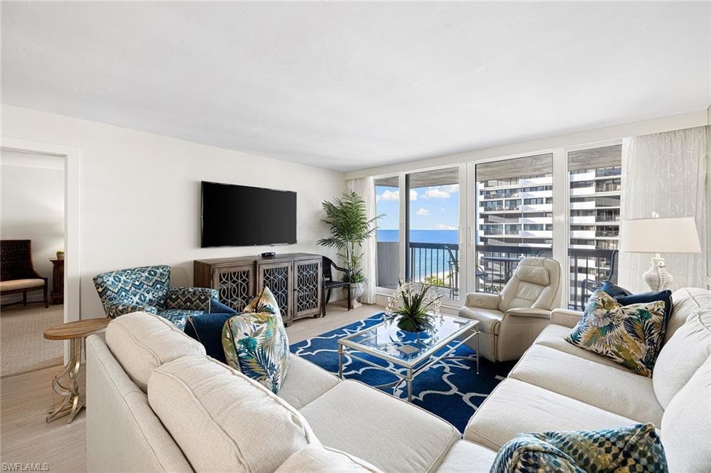 4001 Gulf Shore Blvd N 904, Naples, FL 34103-5