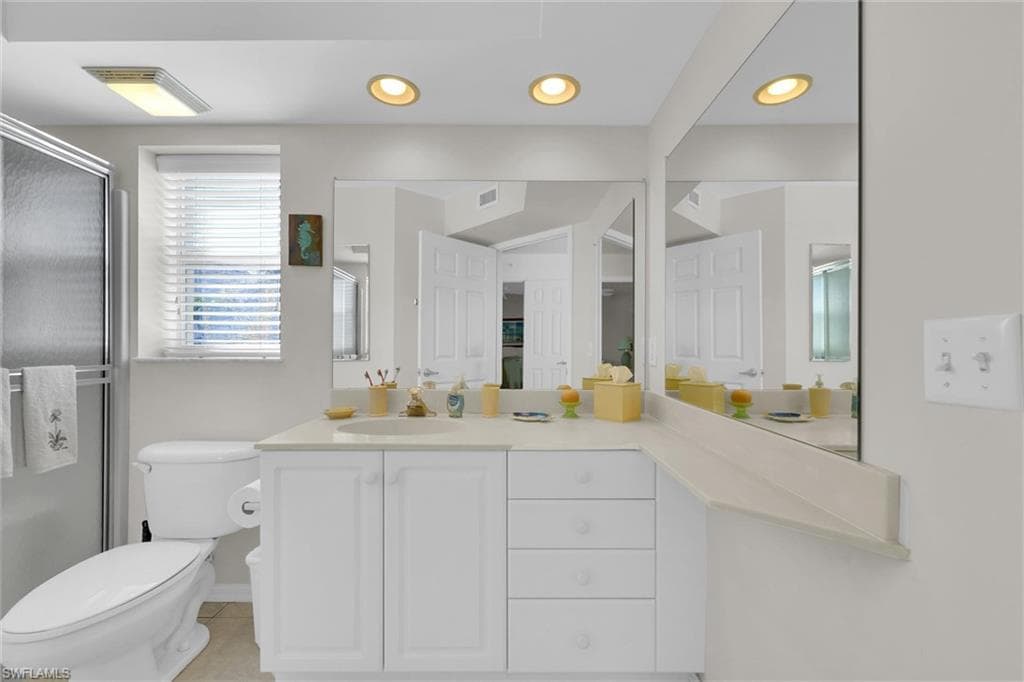 15505 Cedarwood Ln 10-201, Naples, FL 34110-15
