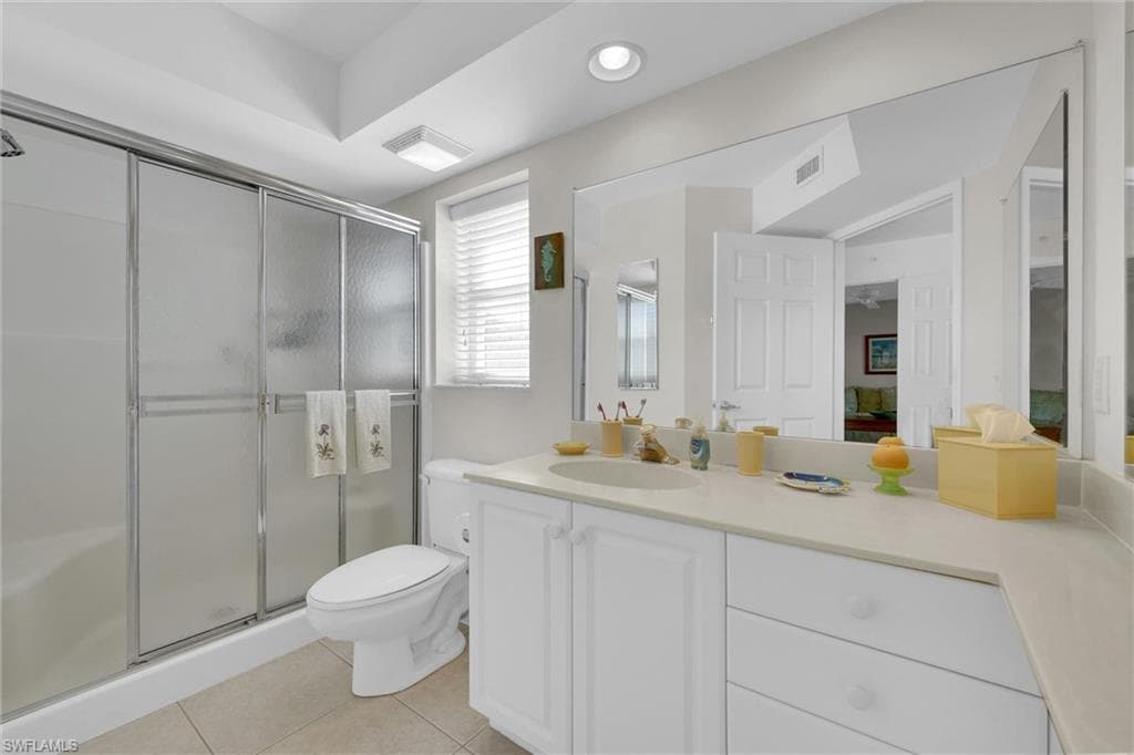 15505 Cedarwood Ln 10-201, Naples, FL 34110-16
