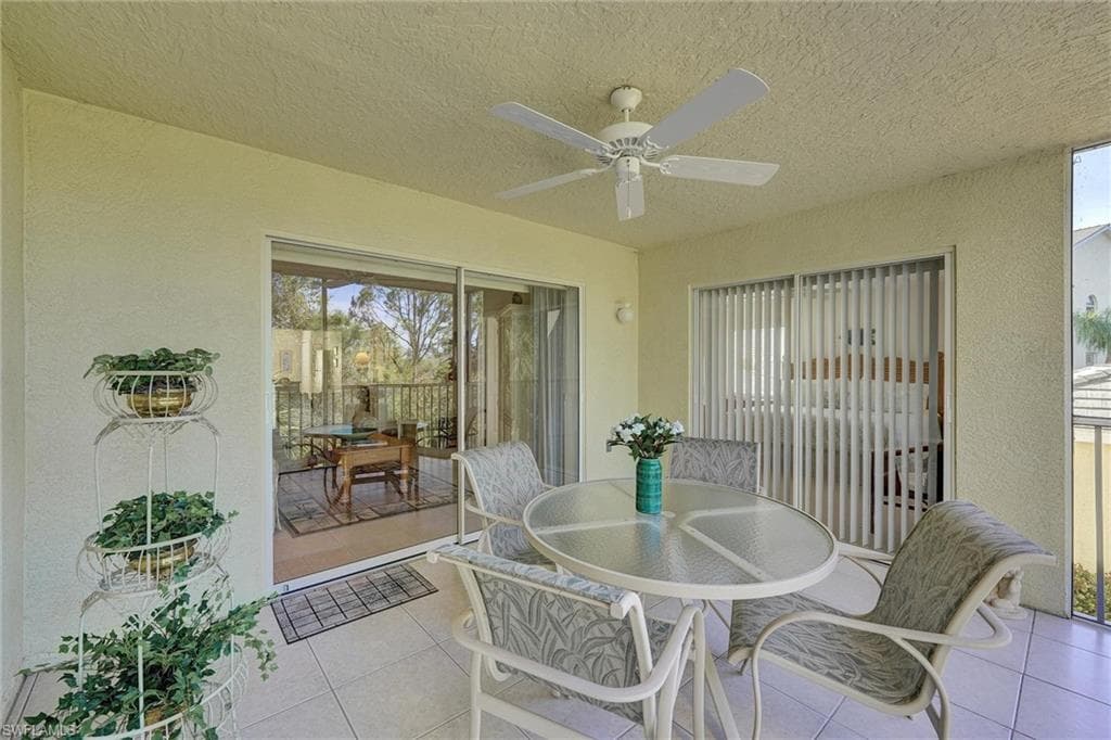 15505 Cedarwood Ln 10-201, Naples, FL 34110-30