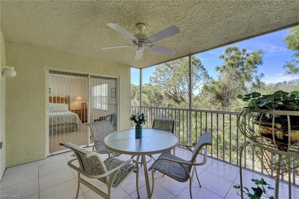 15505 Cedarwood Ln 10-201, Naples, FL 34110-31