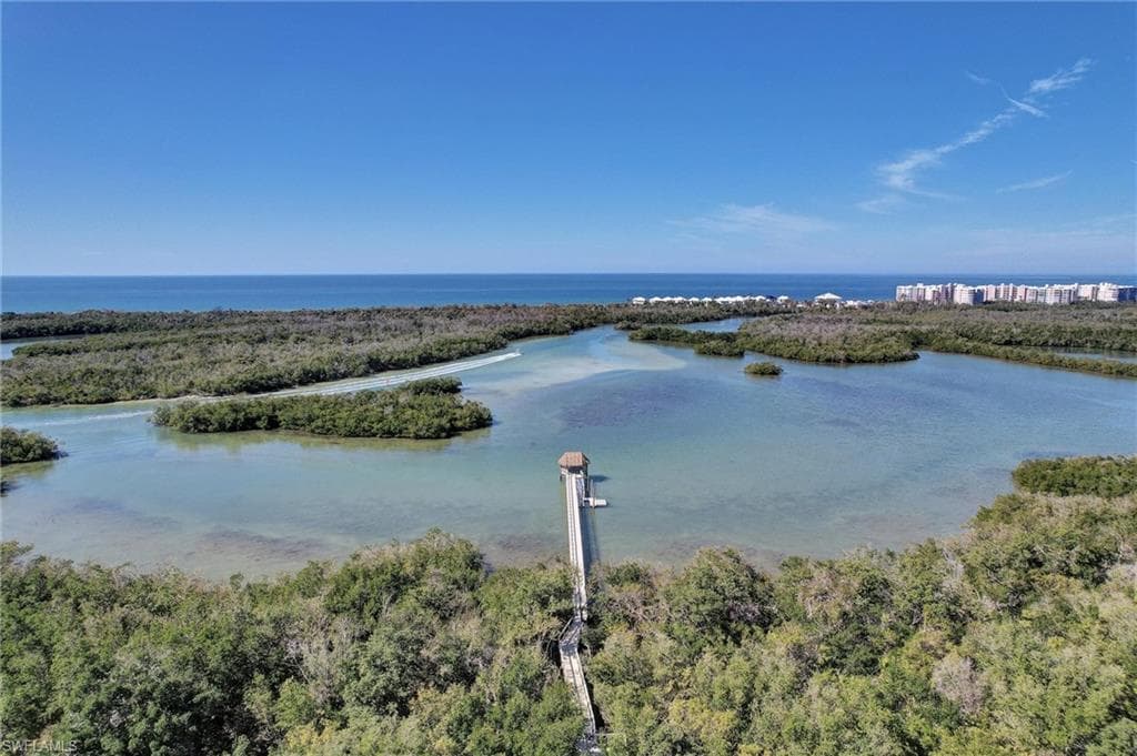 15505 Cedarwood Ln 10-201, Naples, FL 34110-37