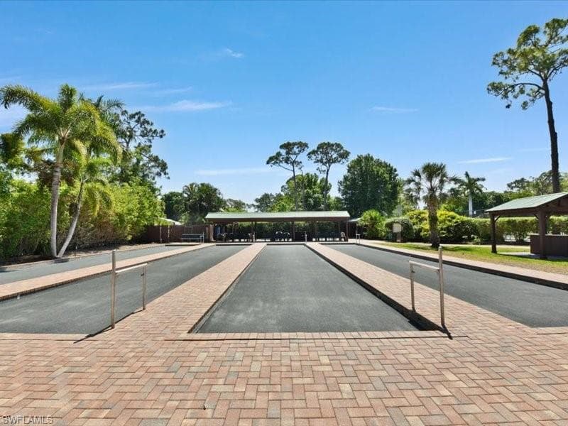 15505 Cedarwood Ln 10-201, Naples, FL 34110-43