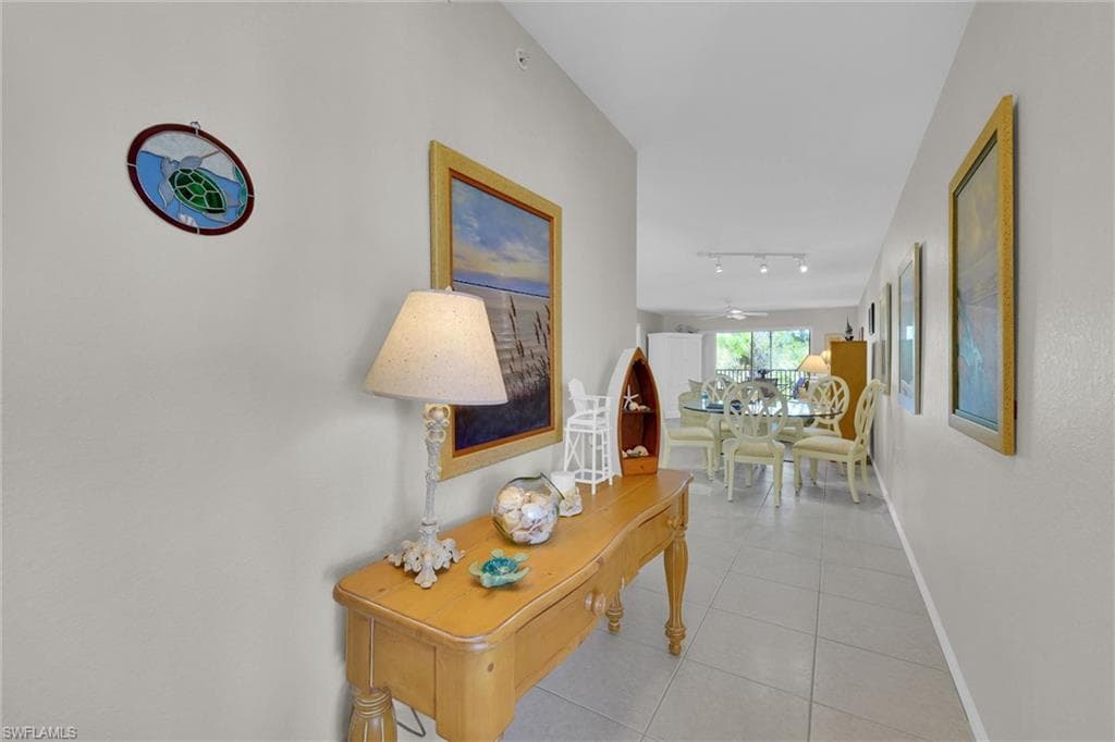 15505 Cedarwood Ln 10-201, Naples, FL 34110-6