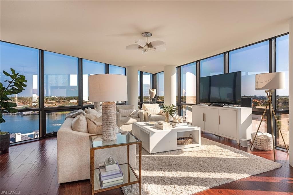 4751 Gulf Shore Blvd N 905, Naples, FL 34103-4