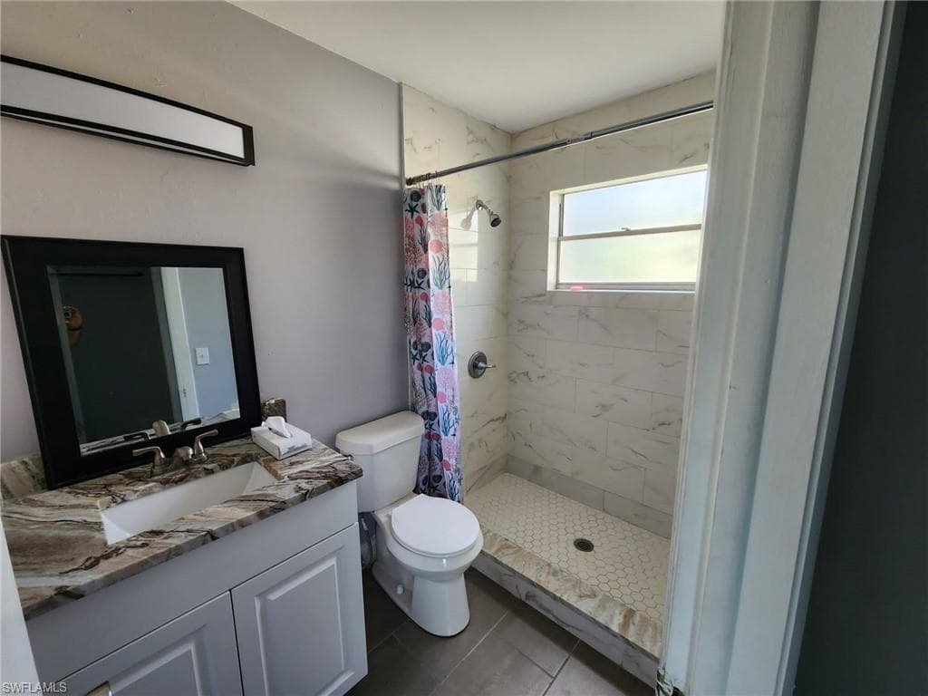 1044 Ridgeway Dr, North Fort Myers, FL 33903-10