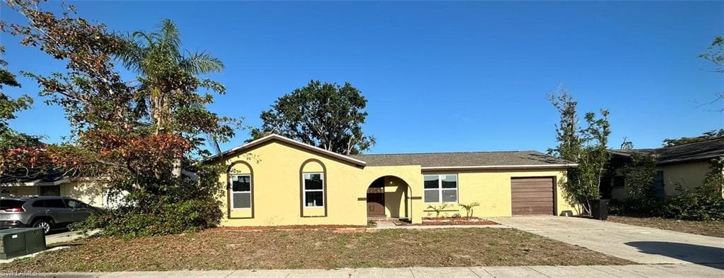 1044 Ridgeway Dr, North Fort Myers, FL 33903-2