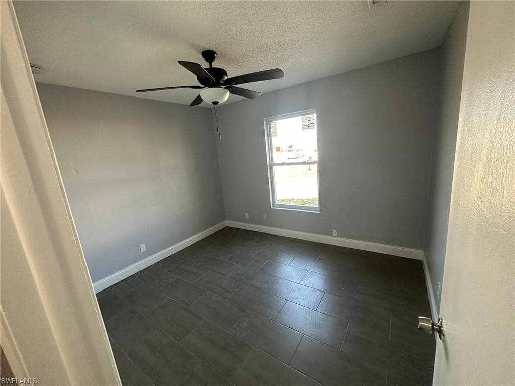 1044 Ridgeway Dr, North Fort Myers, FL 33903-4