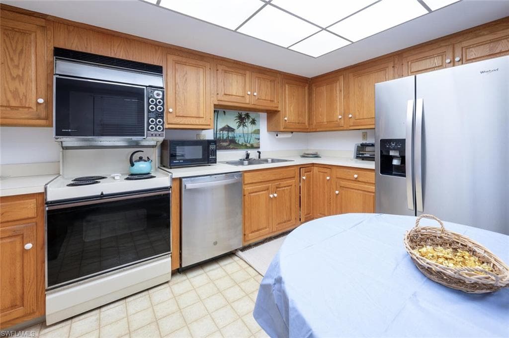 415 Augusta Blvd 311, Naples, FL 34113-13