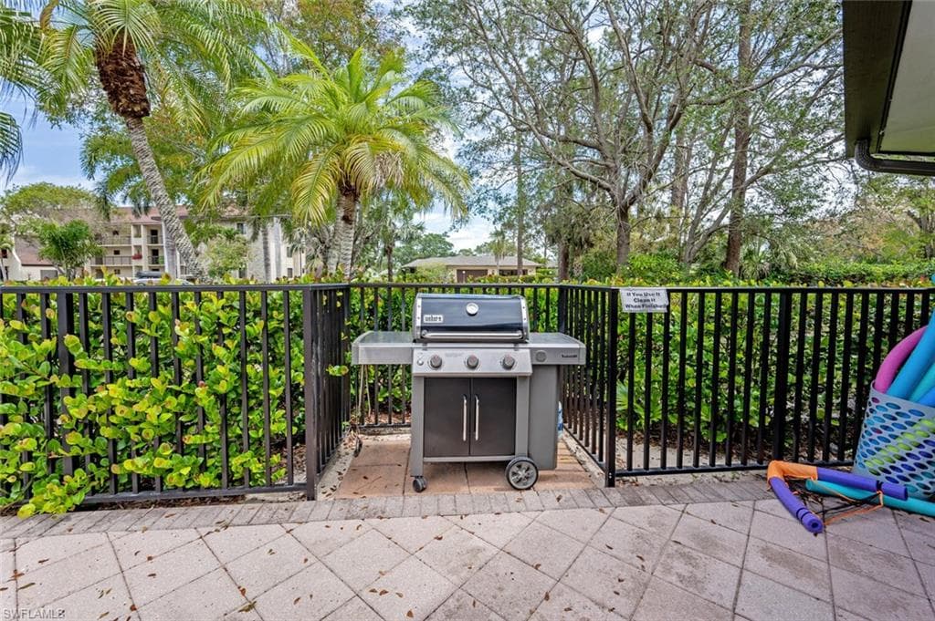 415 Augusta Blvd 311, Naples, FL 34113-31