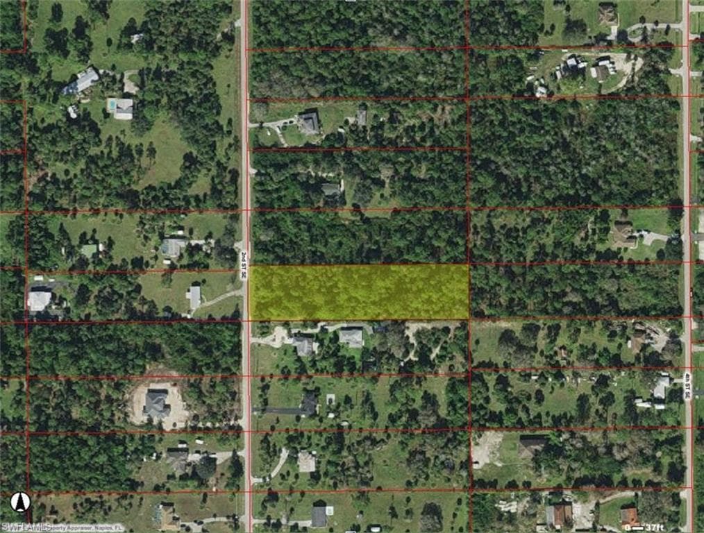 2nd St SE, Naples, FL 34117-2