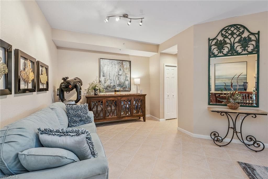 8375 Whisper Trace Ln 104, Naples, FL 34114-18