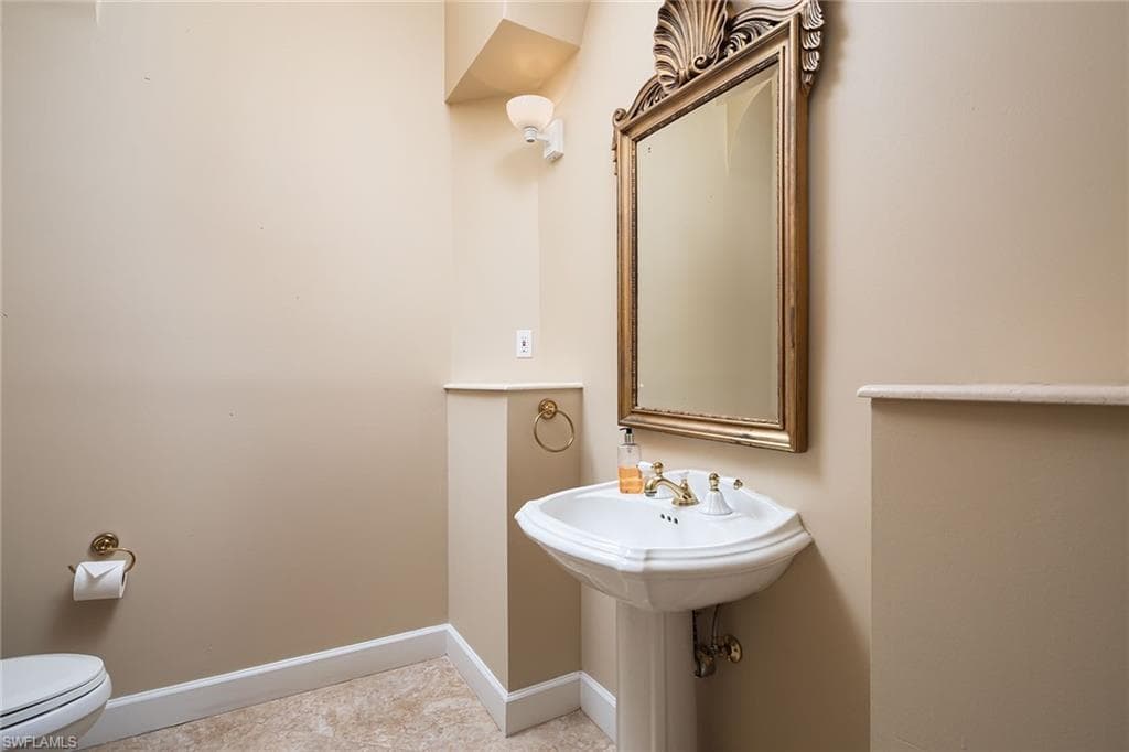 896 Barcarmil Way, Naples, FL 34110-19