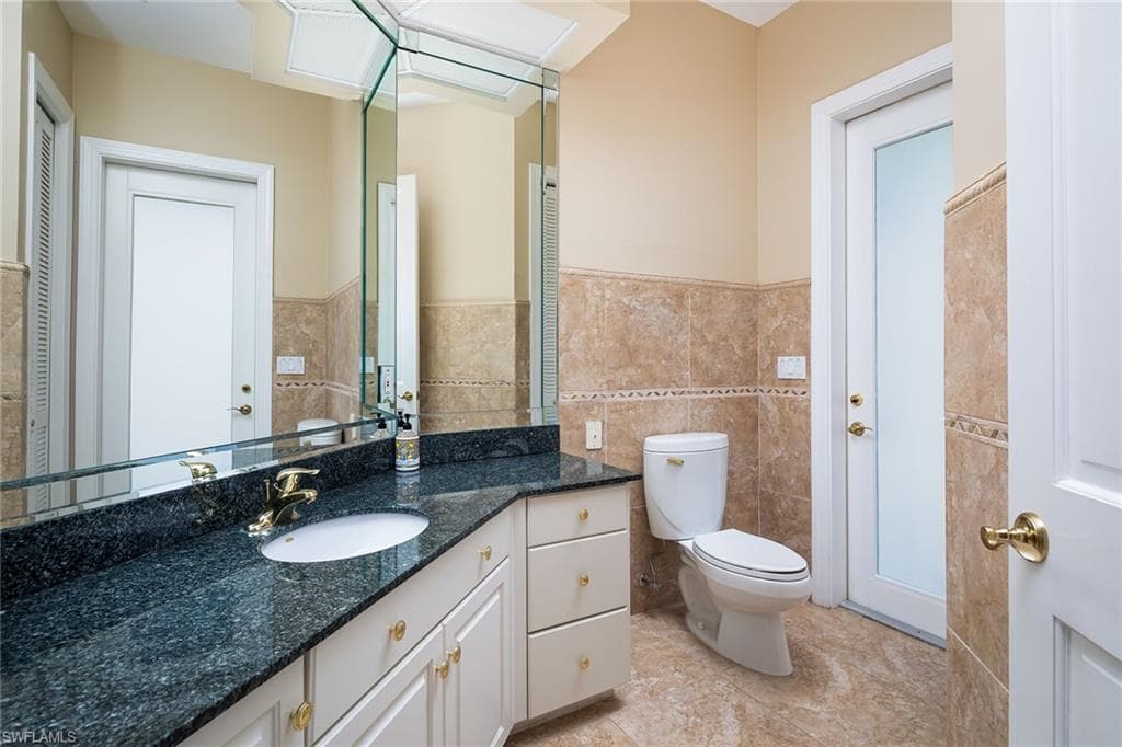 896 Barcarmil Way, Naples, FL 34110-24